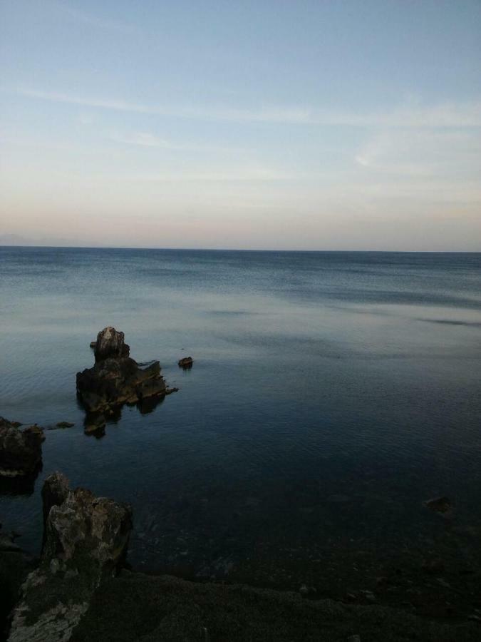 Seafront Studio With Direct Beach Access Koróni Exterior foto
